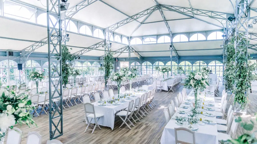 Orangerie du Château d'Argeronne dressée pour le dîner de mariage
