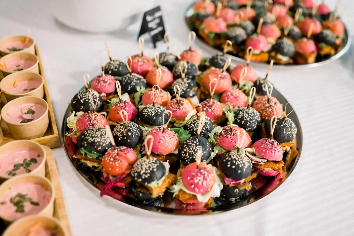 Colourful plant-based bites and verrines at the drinks reception by Sweet Greens