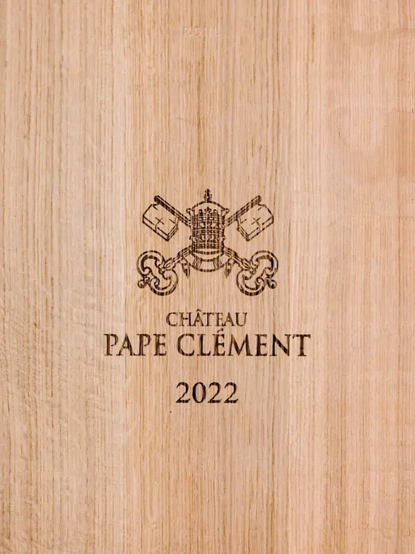 Château Pape Clément 2022 wooden wine case