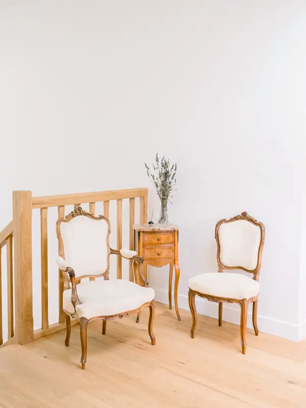 Louis XV armchairs in a suite at Château Gassies