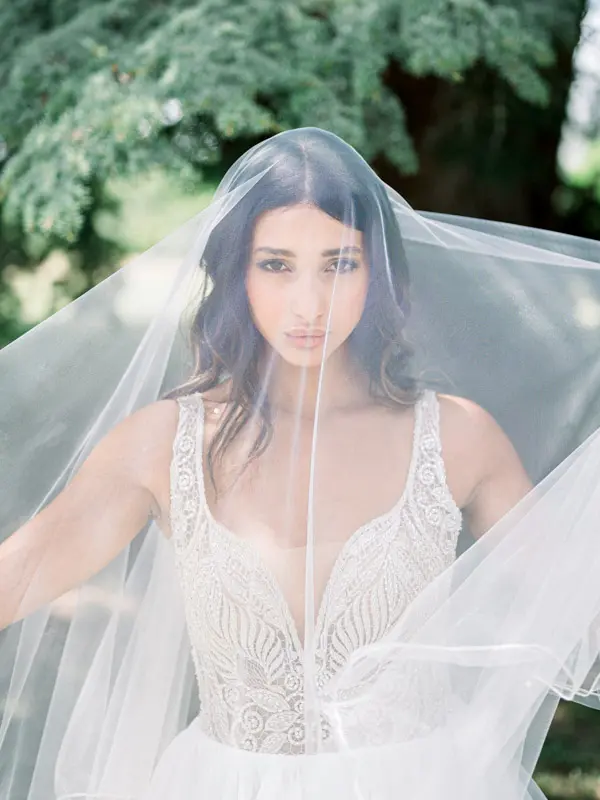 Fine art bridal portrait under the veil, Château Gassies