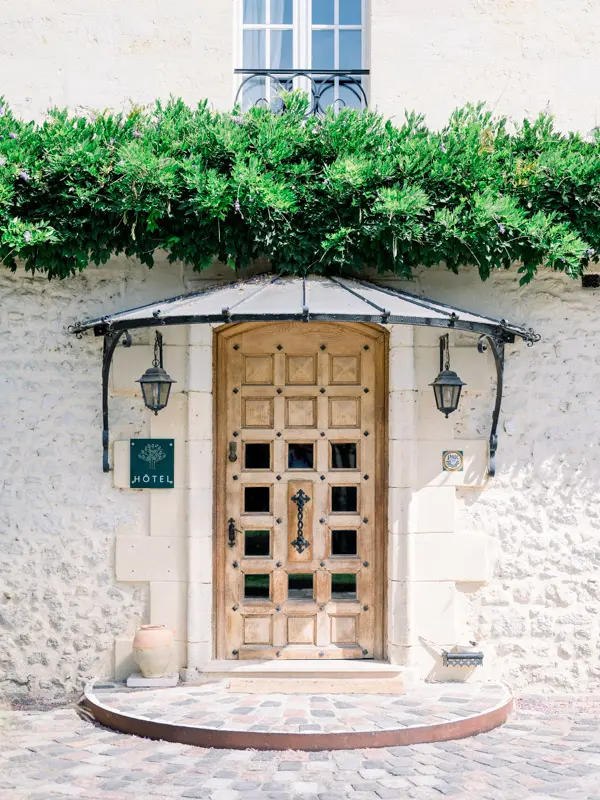 Hotel entrance of Domaine de Larchey