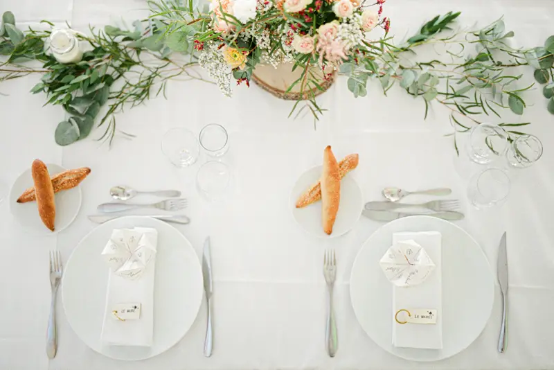 Wedding table setting with greenery, Domaine de Larchey