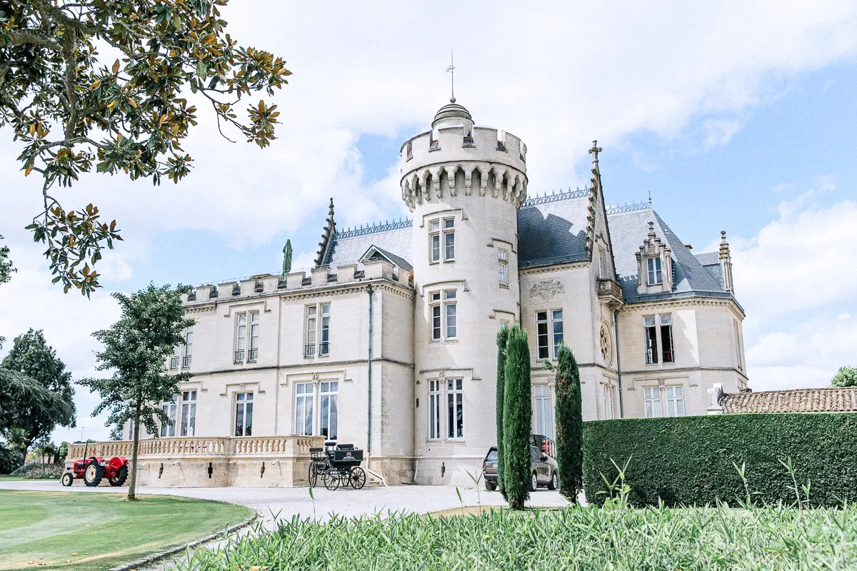 Le Château Pape Clément à Pessac, lieu de mariage emblématique à Bordeaux